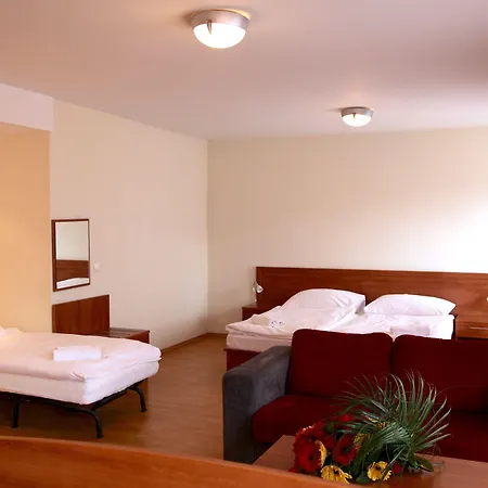 Hotel Urpin 3*