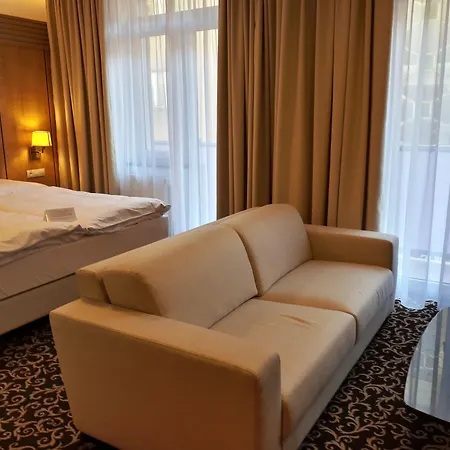 Hotel Urpin 3*