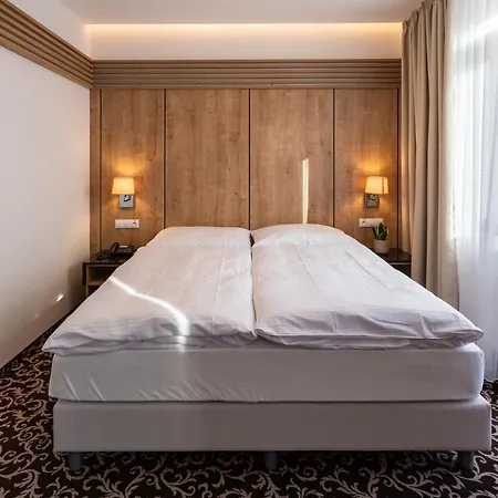 Hotel Urpin City 3*
